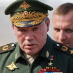 El jefe del ejército de Putin entregó un "cáliz envenenado" en medio de la lucha por el poder ruso