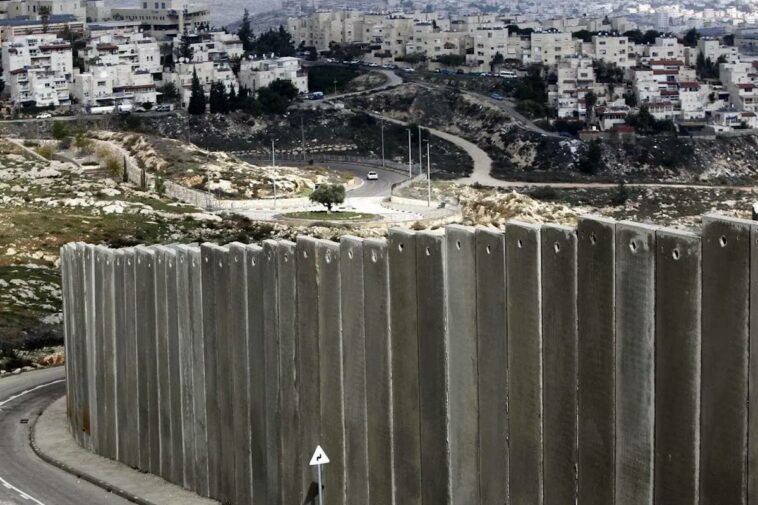 El nuevo muro de Israel separa a los palestinos de sus tierras de cultivo