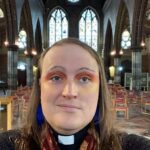 Bingo Allison, de 36 años, es homosexual y, según su conocimiento, es el primer sacerdote abiertamente no binario de la Iglesia de Inglaterra.