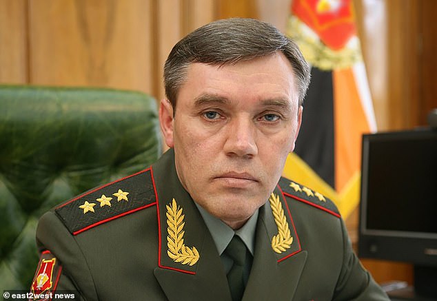 El comandante líder de Rusia en Ucrania, el general Valery Gerasimov, está imponiendo reglas estrictas de información a los blogueros militares rusos.