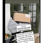 La mujer dejó a su bebé dormido en una carriola afuera de su casa en Suecia solo para encontrar una gran caja de cartón Hello Fresh encima del bebé.