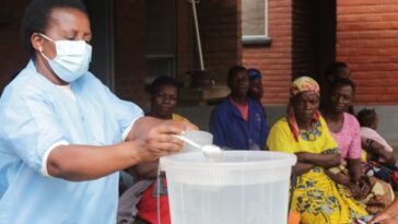 Expertos critican al gobierno de Malawi por cerrar escuelas por brote de cólera