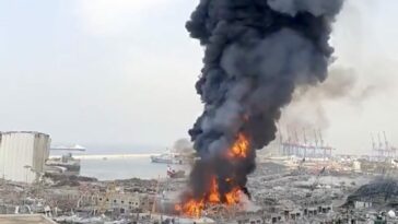 Exprimer ministro libanés enfrenta cargos de homicidio por explosión en puerto de Beirut