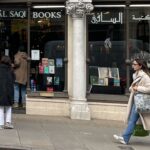 Fin de una era con el cierre de la querida librería árabe de Londres