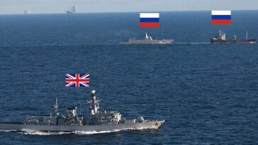 La Royal Navy emitió un comunicado el miércoles diciendo que el HMS Portland (izquierda) estaba rastreando al buque de guerra ruso (centro) y al petrolero que lo acompañaba Kama (derecha) mientras navegaban hacia el Mar del Norte, después de que Gorshkov realizara juegos de guerra en el Mar de Noruega.