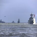 Buques de guerra chinos y rusos participan en ejercicios navales conjuntos en el Mar de China Oriental en diciembre.