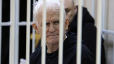 Ganador bielorruso del Premio Nobel de la Paz irá a juicio en Minsk