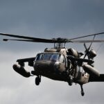 Helicópteros franceses recortados para Black Hawks estadounidenses