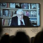 El exsecretario de Estado de los Estados Unidos, Henry Kissinger, habla en la reunión anual del Foro Económico Mundial en Davos, Suiza, el martes.