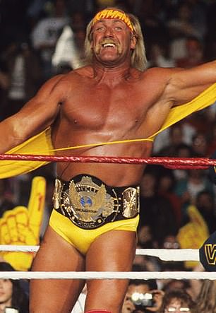 Según los informes, a Hulk Hogan (en la foto), de 69 años, le extirparon los nervios de la parte inferior de la espalda, dejándolo sin sentir la parte inferior del cuerpo, aunque no está claro si eso fue el resultado de una complicación durante el procedimiento o si era un efecto esperado.