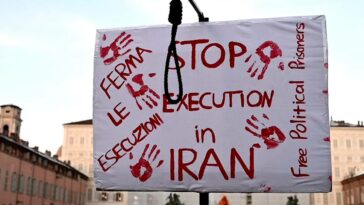 Irán lleva a cabo dos ejecuciones más en medio de protestas que duran meses