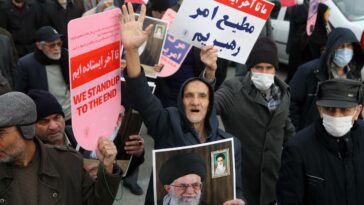 Irán protesta contra las caricaturas de Khamenei de Charlie Hebdo
