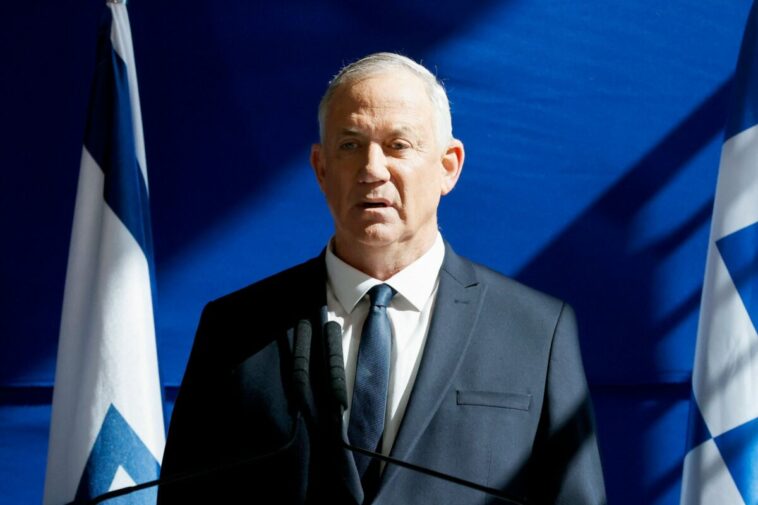 Israel: Gantz acusa a Netanyahu de 'golpe de Estado' y de empujar hacia la 'guerra civil'
