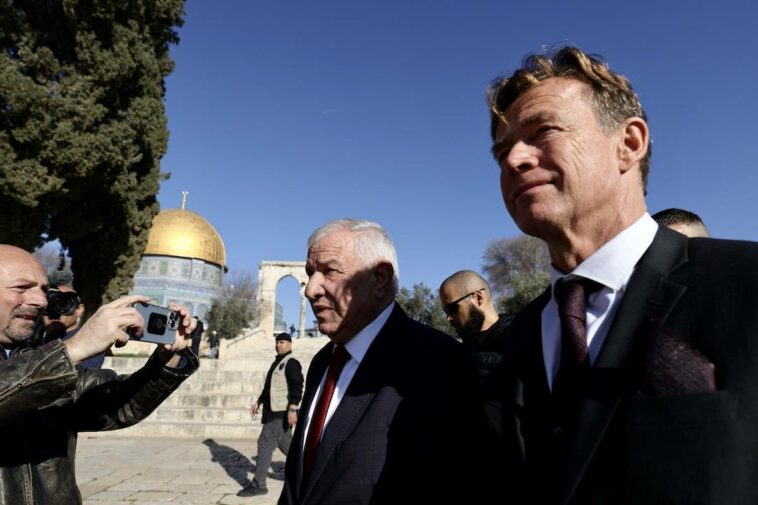 Israel enojado por la visita de enviados occidentales a la mezquita de Al-Aqsa