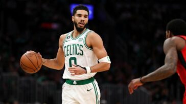 Jayson Tatum de los Celtics dice que puede necesitar una cirugía de muñeca en el verano, pero no se perderá un tiempo significativo esta temporada