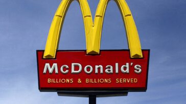 La SEC de EE. UU. acusa al ex director ejecutivo de McDonald's por tergiversación