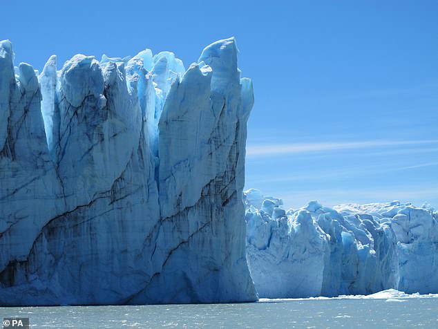 Los científicos del clima de la Universidad Carnegie Mellon han proyectado la pérdida de hielo que el planeta podría enfrentar en diferentes escenarios de emisiones.  En la imagen: glaciar Perito Moreno en Argentina