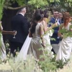 El fullback de los Sydney Roosters, James Tedesco, es un hombre casado después de caminar por el pasillo con su prometida Maria Glinellis el sábado.