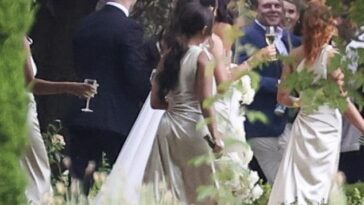 El fullback de los Sydney Roosters, James Tedesco, es un hombre casado después de caminar por el pasillo con su prometida Maria Glinellis el sábado.