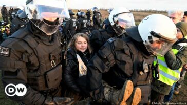 La policía saca a Greta Thunberg de la protesta del carbón en Alemania