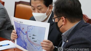 Main opposition accuses gov&apos;t of raising conspiracy theory to cover up lying about N.K. drone infiltration