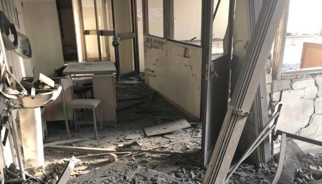 Las autoridades regionales de Kherson muestran el Hospital de Niños después del ataque ruso