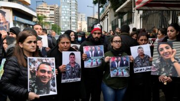 Líbano explosión familiares interrogados por la policía después de la protesta