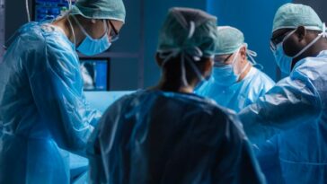 Los corazones de cerdo podrían usarse en cirugía humana en 2 años, dice un cirujano alemán