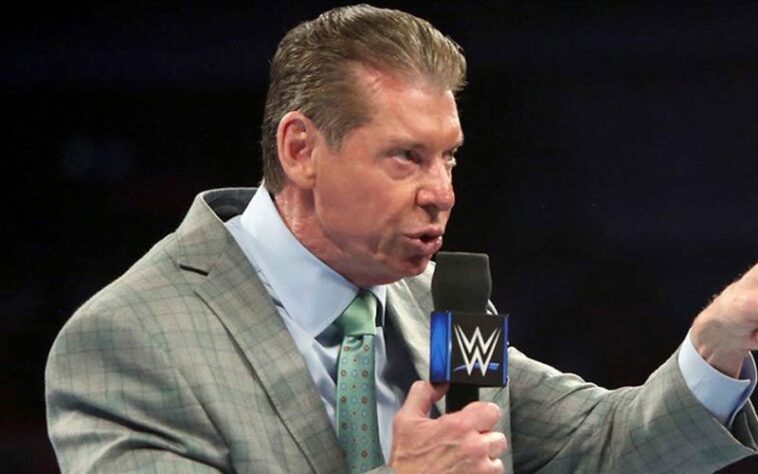 Los fanáticos afirman que Vince McMahon está nuevamente a cargo de WWE Creative durante RAW