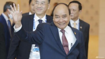 Los presuntos vínculos de la familia con el escándalo del kit de prueba COVID-19 llevaron a la caída del presidente de Vietnam Phuc