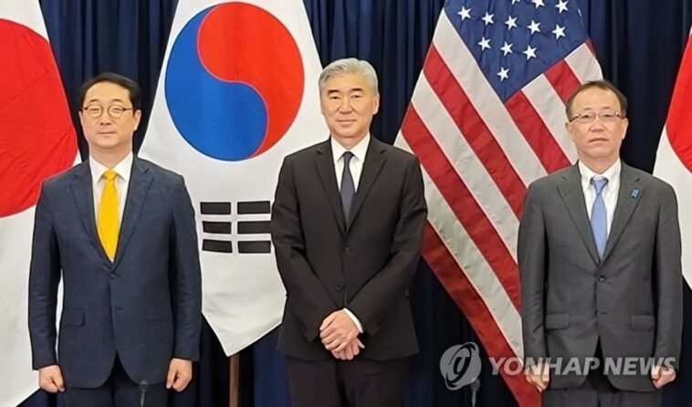 Chief nuke envoys of S. Korea, U.S., Japan criticize N.K. push to bolster &apos;self-defensive&apos; capabilities