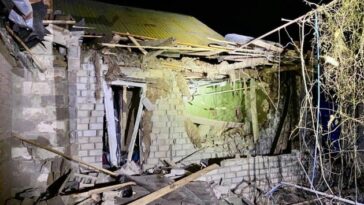 Los rusos atacan el distrito de Nikopol con artillería pesada tres veces por la noche