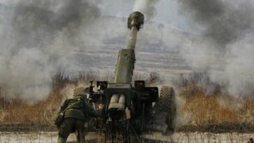 Los rusos vuelven a bombardear Oleshky en la región de Kherson, golpeando una escuela