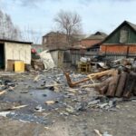 Los rusos vuelven a bombardear la región de Kharkiv, matando a una mujer local
