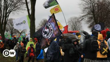 Lützerath: los manifestantes se reúnen, mientras la operación de limpieza se prolonga