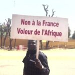 Manifestantes de Burkina Faso piden a los rusos que ayuden a combatir a militantes islamistas
