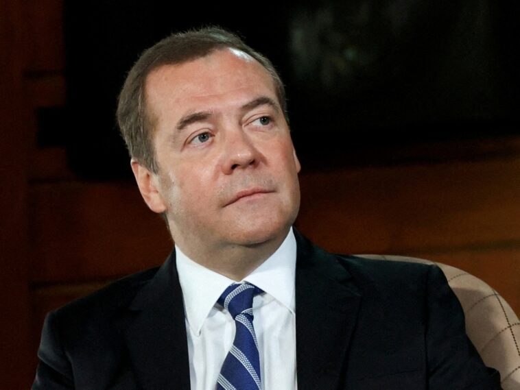Medvedev de Rusia dice que el primer ministro japonés debería destriparse a sí mismo