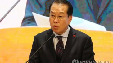 Unification minister to meet chiefs of int&apos;l organs on sidelines of Davos forum