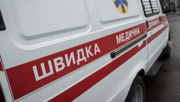 Mujer herida en ataque con misiles rusos contra Khmelnytskyi muere en el hospital