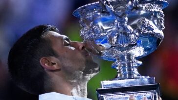 Novak Djokovic domina a Tsitsipas y gana su décimo Abierto de Australia