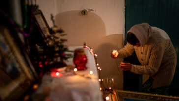 Para algunos ucranianos ortodoxos, Navidad en un refugio antibombas