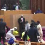 Parlamentarios senegaleses encarcelados por atacar a legisladora embarazada en el Parlamento