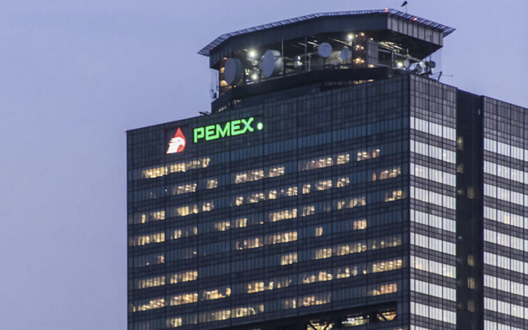 Pemex 'hasta el cuello de deuda'... debe pagar 17 mil millones de dólares para 2024