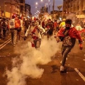 Perú reporta 14 muertos en manifestaciones en Juliaca, Puno