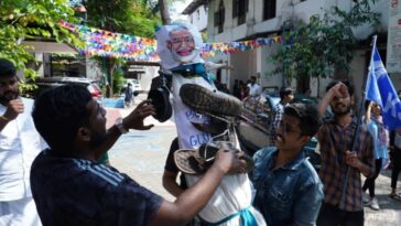 Policía india detiene a estudiantes por proyectar documental de BBC Modi