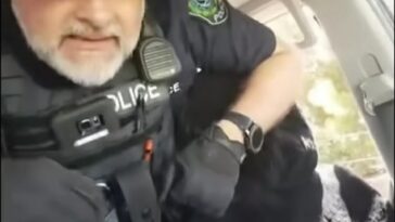 Ha surgido un video salvaje de la policía del sur de Australia rompiendo la ventana de un automóvil para arrestar a un llamado