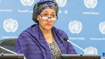 "Progreso" en derechos de las mujeres: enviado de la ONU después de las conversaciones con los talibanes