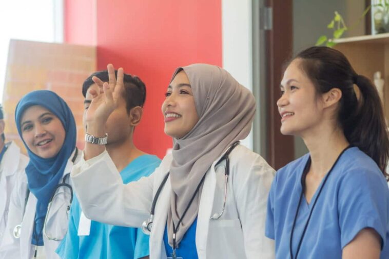 Provincias que trabajan para facilitar que las enfermeras con formación internacional trabajen en Canadá