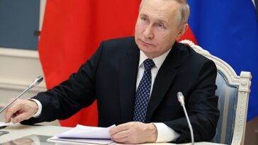 El presidente ruso, Vladimir Putin, se reúne con el presidente chino, Xi Jinping, por videoconferencia en el Kremlin en Moscú, Rusia, el 30 de diciembre de 2022.