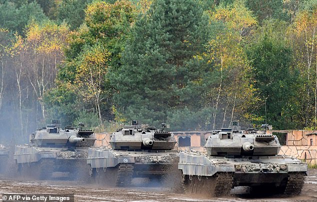 La renuencia de Berlín a permitir que su tanque de batalla principal, el Leopard 2, se una a la lucha contra Rusia ha expuesto grietas en la OTAN.